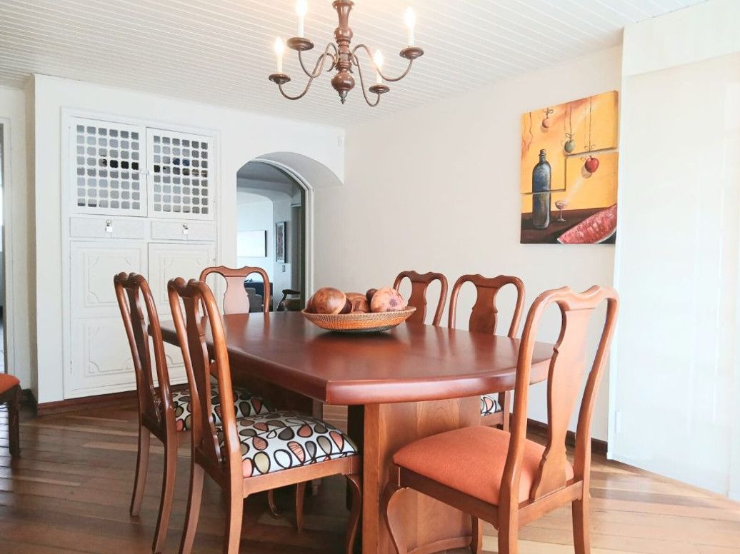Casa de 3 alcobas en venta en Santa Barbara Central, Bogotá, 322 m² · foto 2 de 12