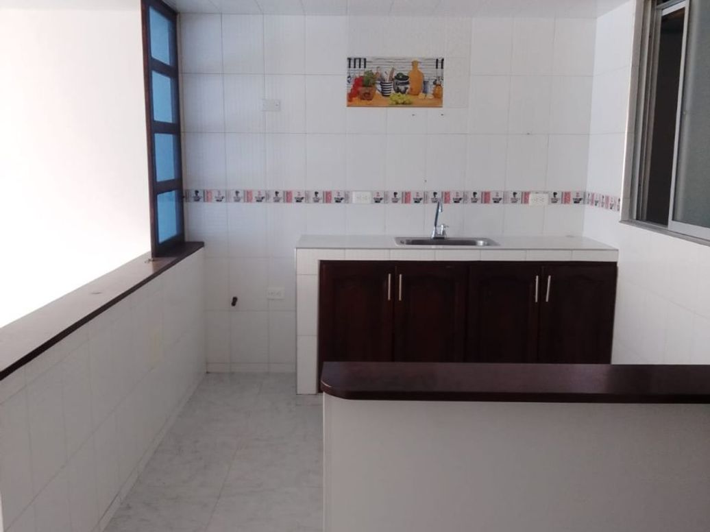 Casa de 6 alcobas en venta en Santa Cecilia, Bogotá, 288 m² · foto 5 de 20
