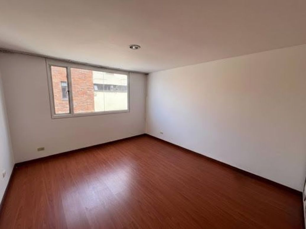 Apartamento de 1 alcoba en venta en Santa Barbara Central, Bogotá, 50 m² · foto 2 de 12