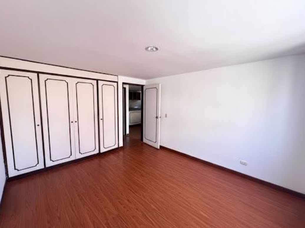 Apartamento de 1 alcoba en venta en Santa Barbara Central, Bogotá, 50 m² · foto 3 de 12