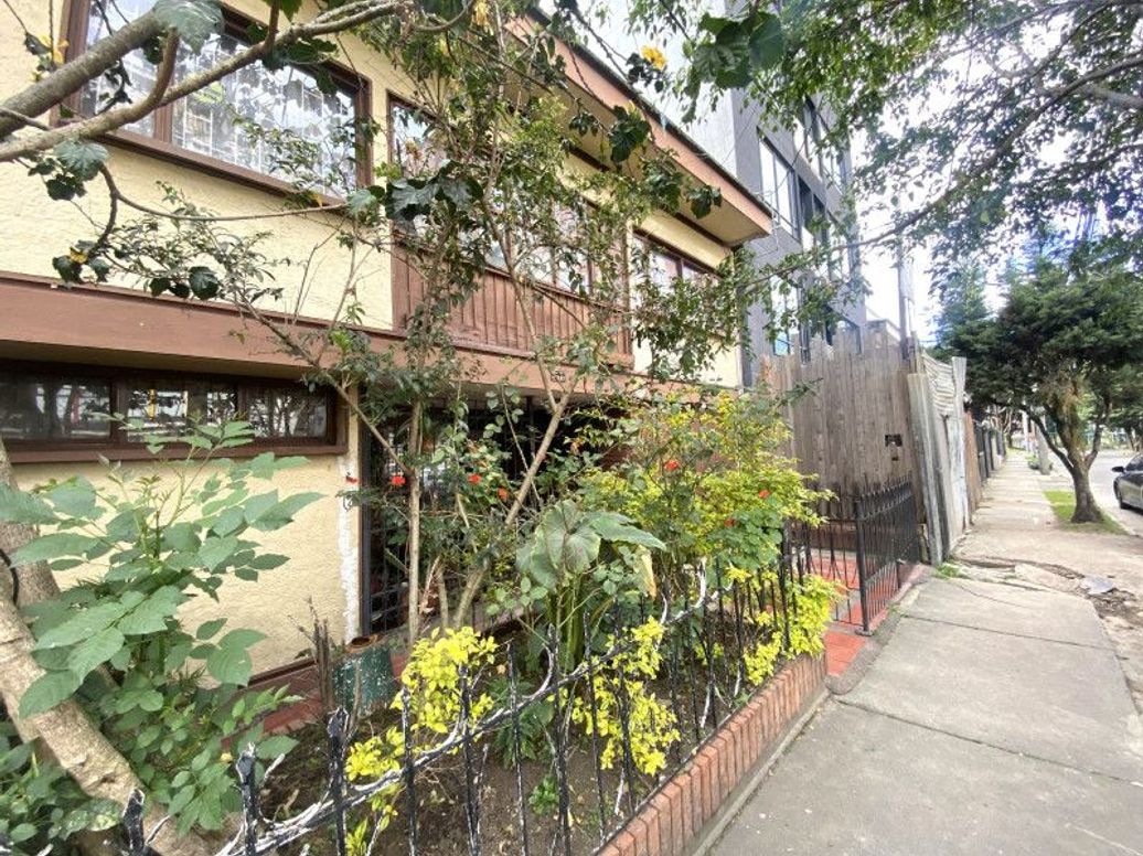Casa de 3 alcobas en venta en Belalcázar, Bogotá, 250 m² · foto 2 de 3