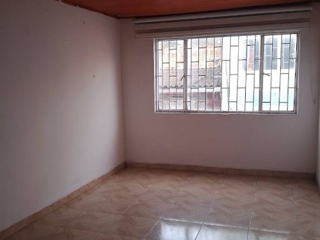 Casa de 4 alcobas en venta en El Refugio Sector Santa Librada, Bogotá, 120 m² · foto 2 de 16