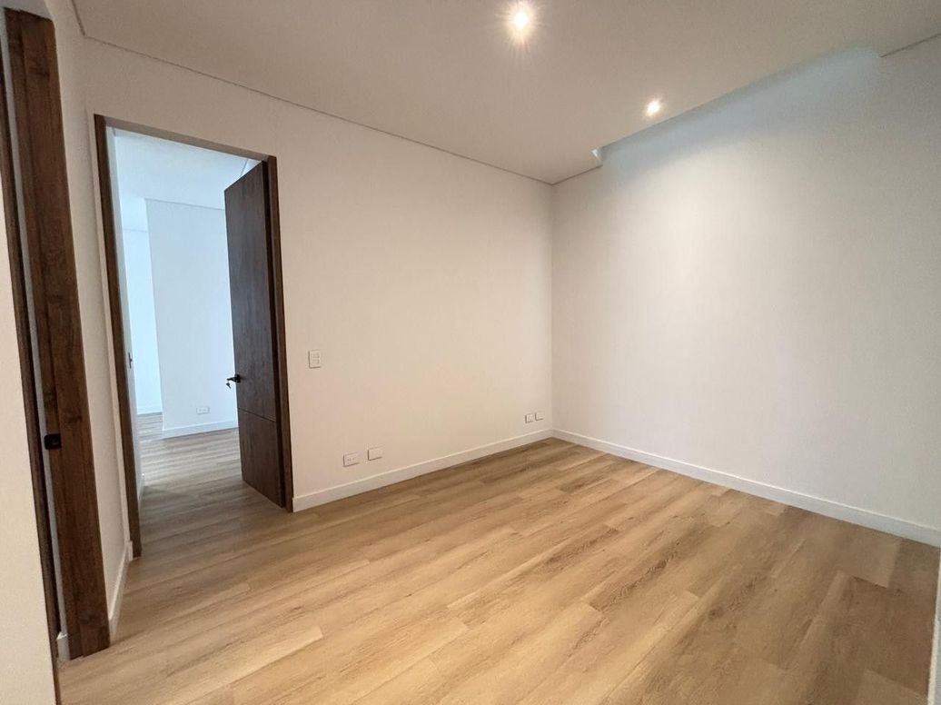 Apartamento de 3 alcobas en venta en Santa Barbara Occidental, Bogotá, 170 m² · foto 13 de 20