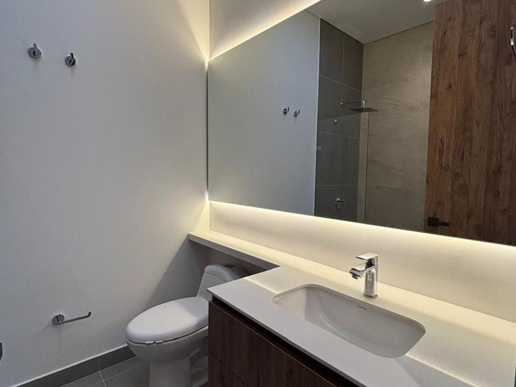 Apartamento de 3 alcobas en venta en Santa Barbara Occidental, Bogotá, 170 m² · foto 10 de 20