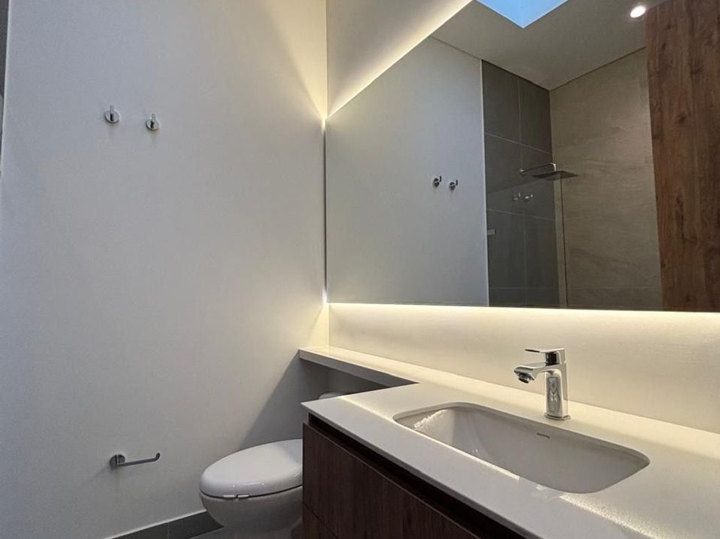 Apartamento de 3 alcobas en venta en Santa Barbara Occidental, Bogotá, 170 m² · foto 18 de 20