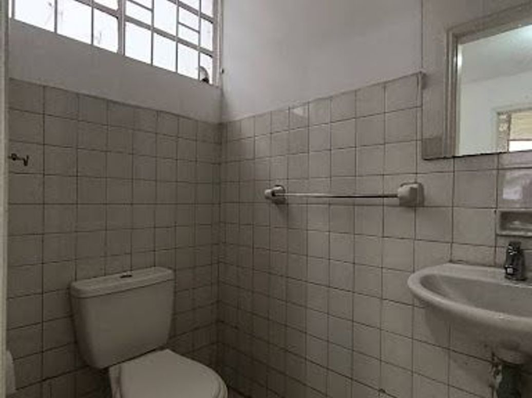 Casa de 7 alcobas en venta en Normandía, Bogotá, 330 m² · foto 12 de 20