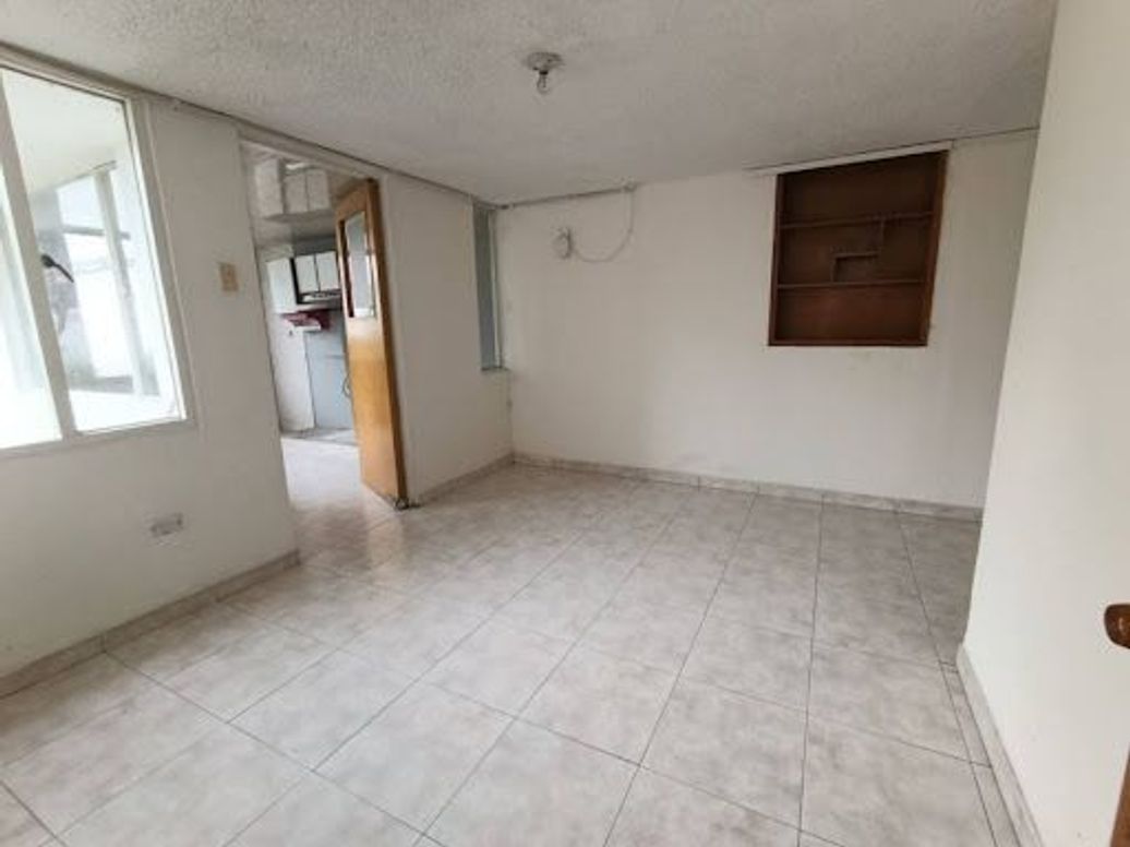 Casa de 7 alcobas en venta en Normandía, Bogotá, 330 m² · foto 17 de 20