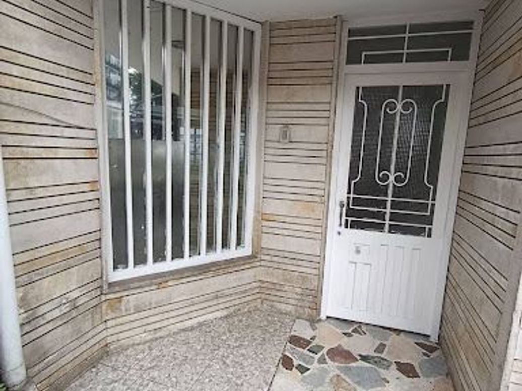 Casa de 7 alcobas en venta en Normandía, Bogotá, 330 m² · foto 4 de 20