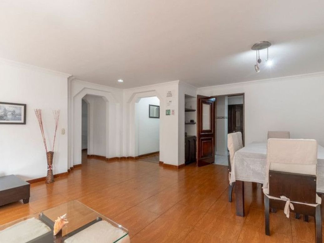 Apartamento de 3 alcobas en venta en Chico Norte Et. Iii, Bogotá, 140 m² · foto 3 de 17