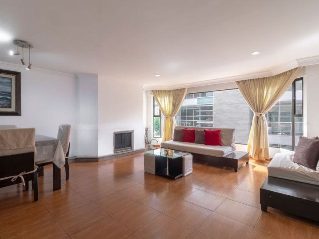 Apartamento de 3 alcobas en venta en Chico Norte Et. Iii, Bogotá, 140 m² · foto 2 de 17