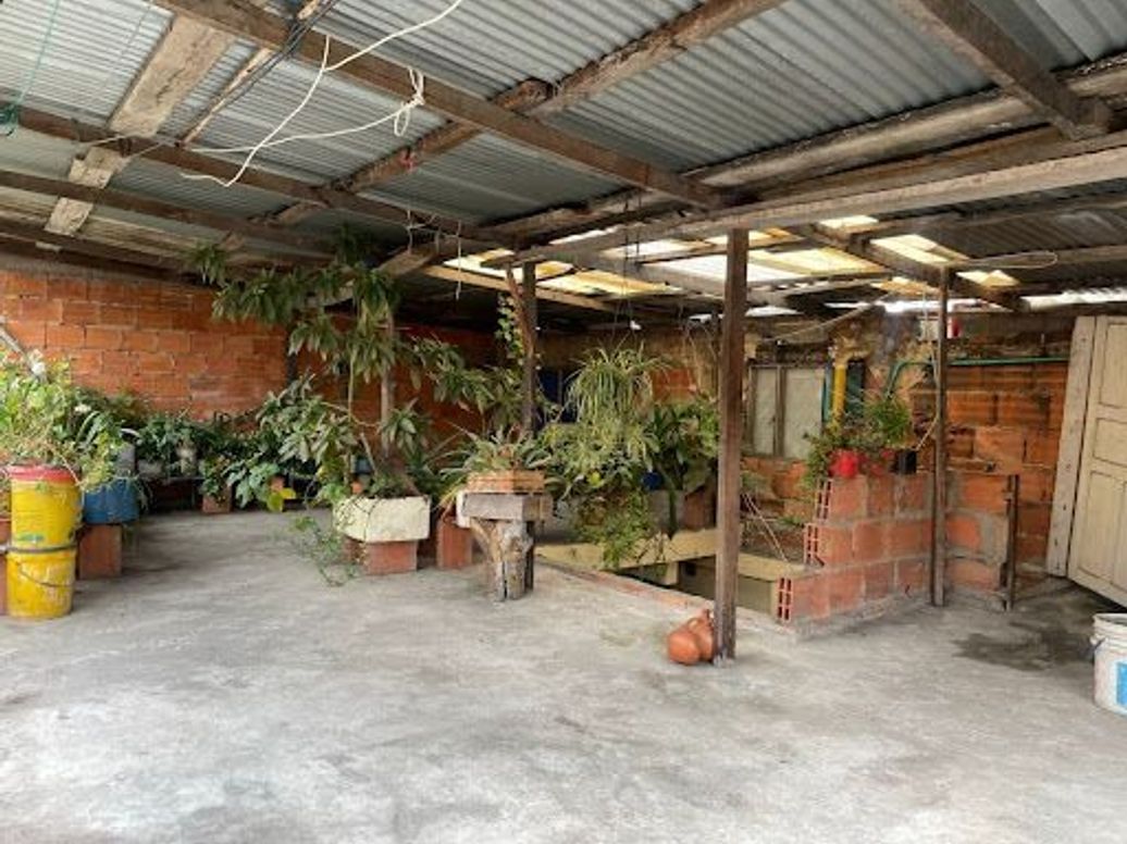 Casa de 12 alcobas en venta en Miraflores San Blas, Bogotá, 355 m² · foto 7 de 7