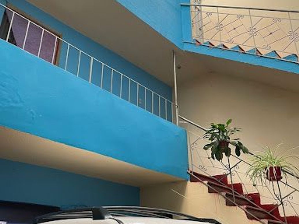Casa de 12 alcobas en venta en Miraflores San Blas, Bogotá, 355 m² · foto 2 de 7