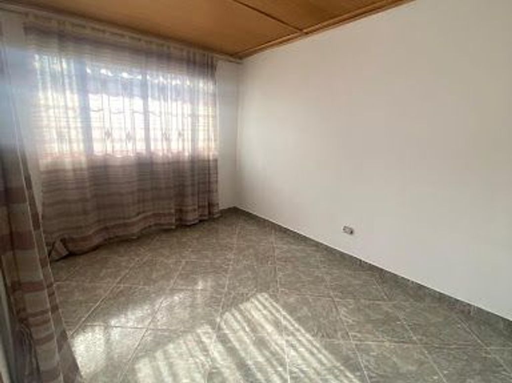Casa de 5 alcobas en venta en La Gaitana, Bogotá, 180 m² · foto 19 de 20