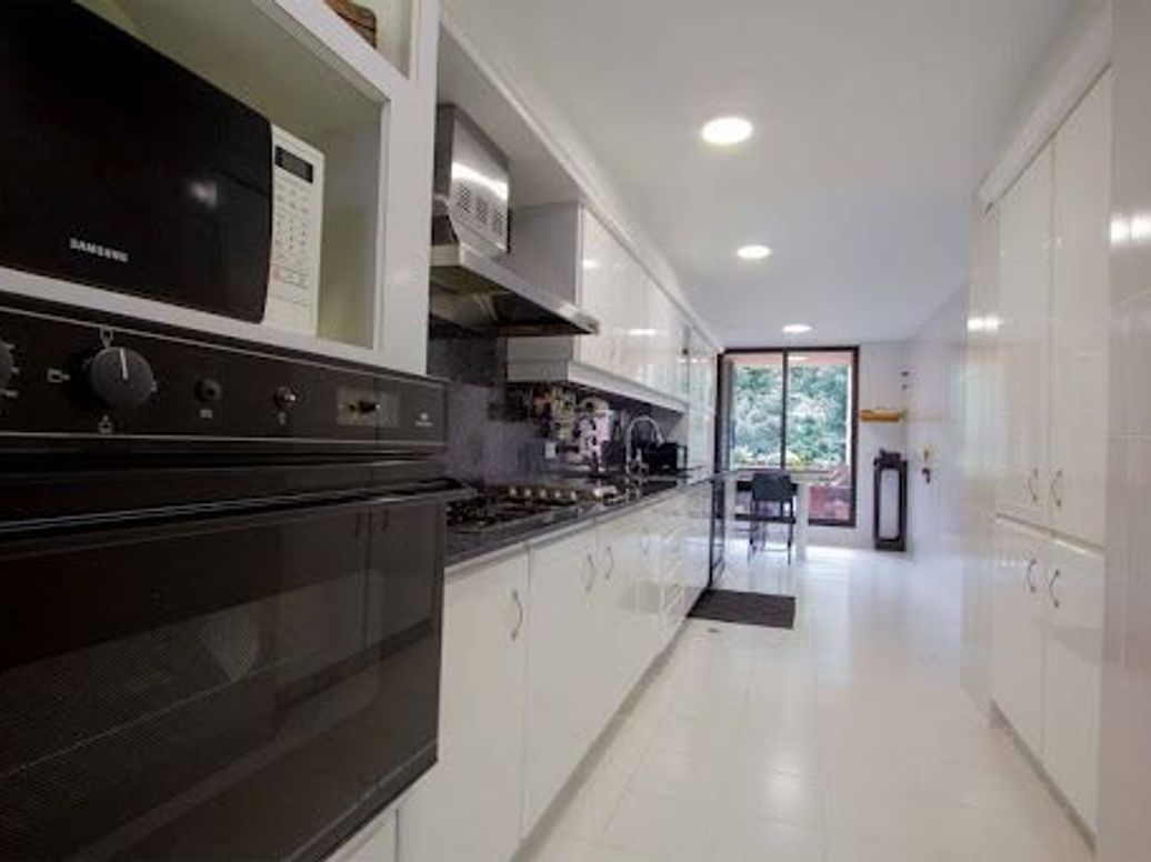 Apartamento de 3 alcobas en venta en Chicó Norte 2, Bogotá, 267 m² · foto 10 de 20