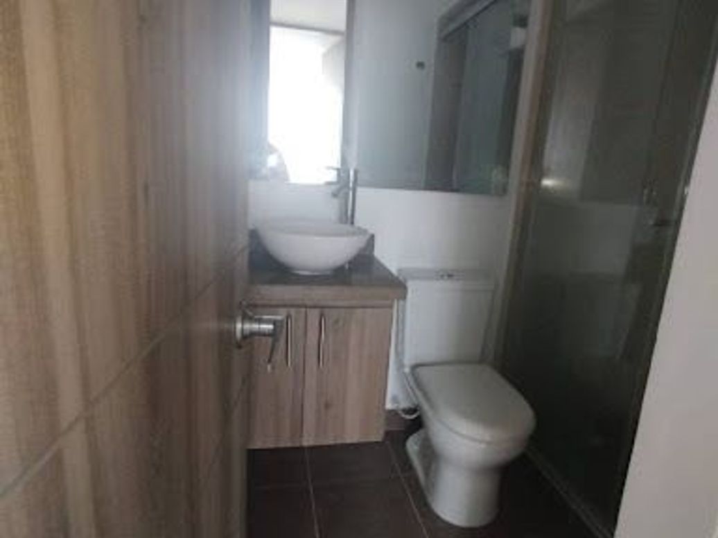Apartamento de 3 alcobas en venta en Ciudad Kennedy, Bogotá, 66 m² · foto 9 de 13