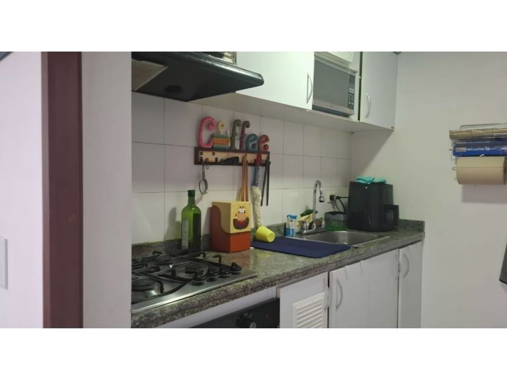 Apartamento de 3 alcobas en venta en Modelia, Bogotá, 77 m² · foto 2 de 20