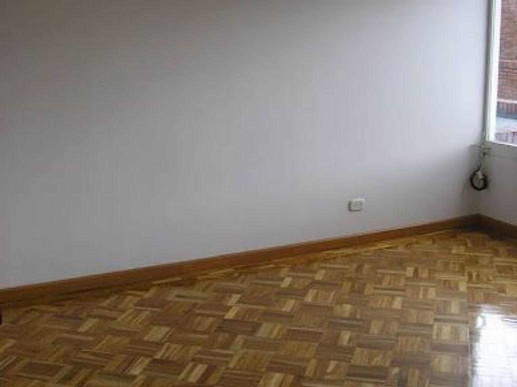 Casa de 4 alcobas en venta en Suba Centro, Bogotá, 253 m² · foto 5 de 19