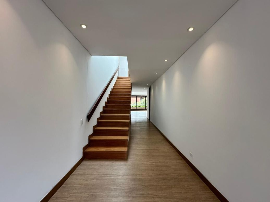 Apartamento de 3 alcobas en venta en Santa Barbara Alta, Bogotá, 286 m² · foto 17 de 20