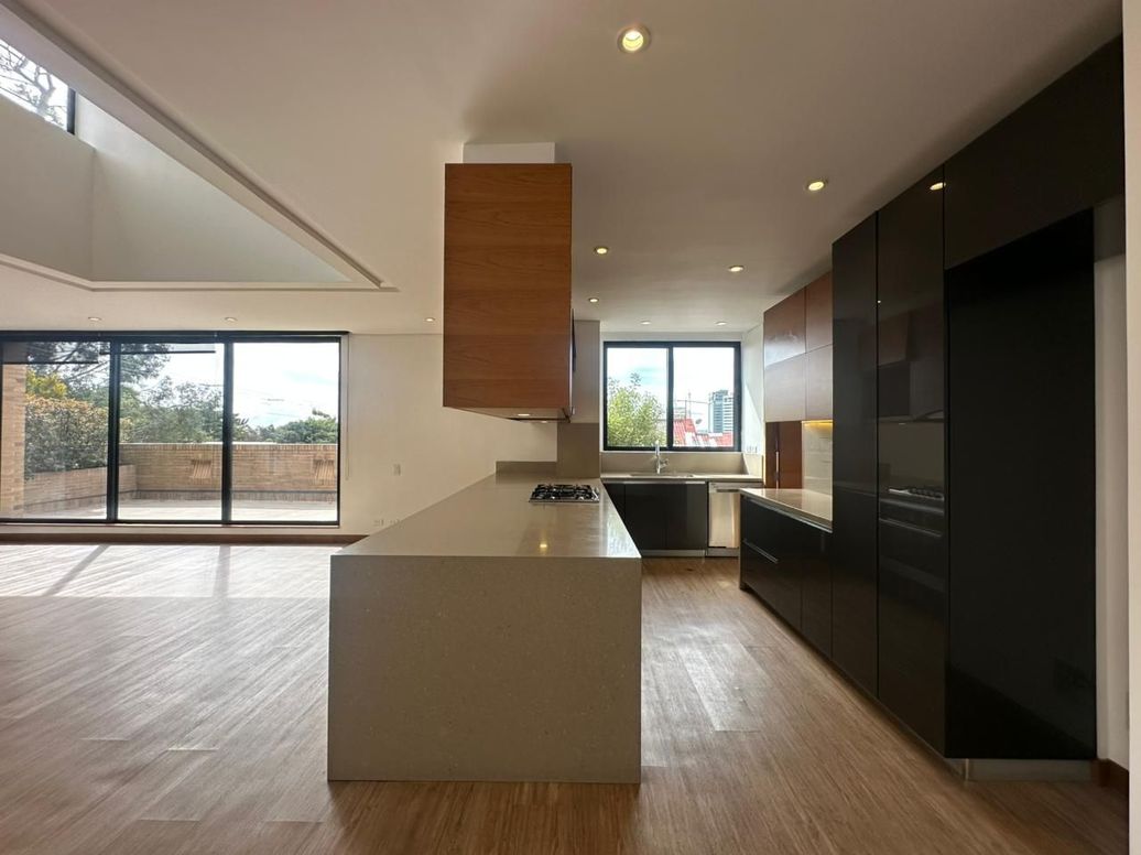Apartamento de 3 alcobas en venta en Santa Barbara Alta, Bogotá, 286 m² · foto 10 de 20