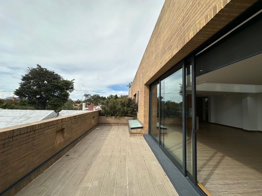 Apartamento de 3 alcobas en venta en Santa Barbara Alta, Bogotá, 286 m² · foto 14 de 20