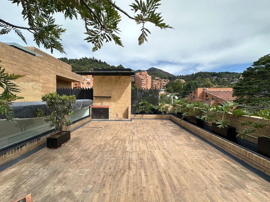 Apartamento de 3 alcobas en venta en Santa Barbara Alta, Bogotá, 286 m² · foto 3 de 20
