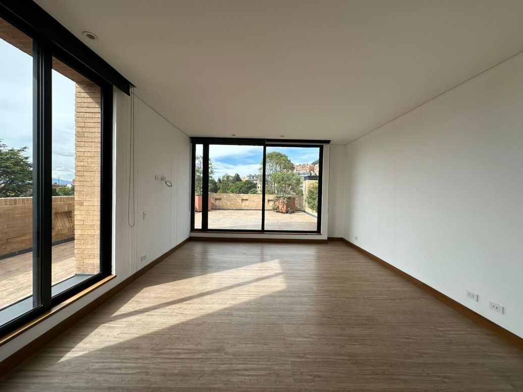 Apartamento de 3 alcobas en venta en Santa Barbara Alta, Bogotá, 286 m² · foto 19 de 20