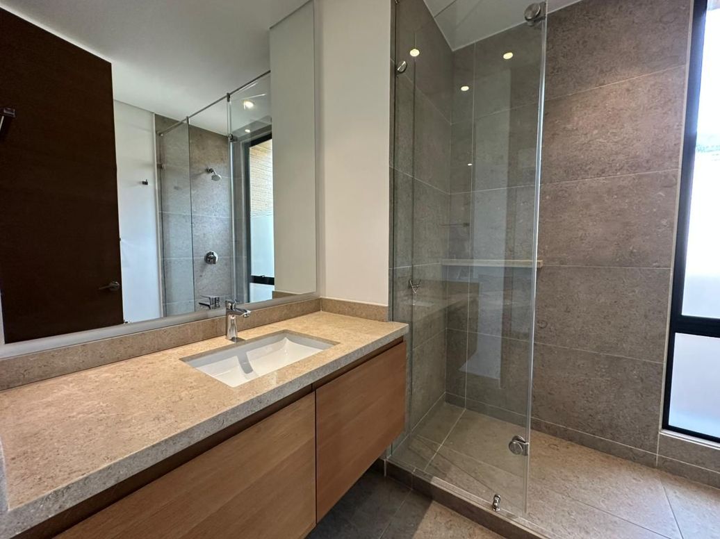 Apartamento de 2 alcobas en venta en Santa Barbara Alta, Bogotá, 181 m² · foto 12 de 16