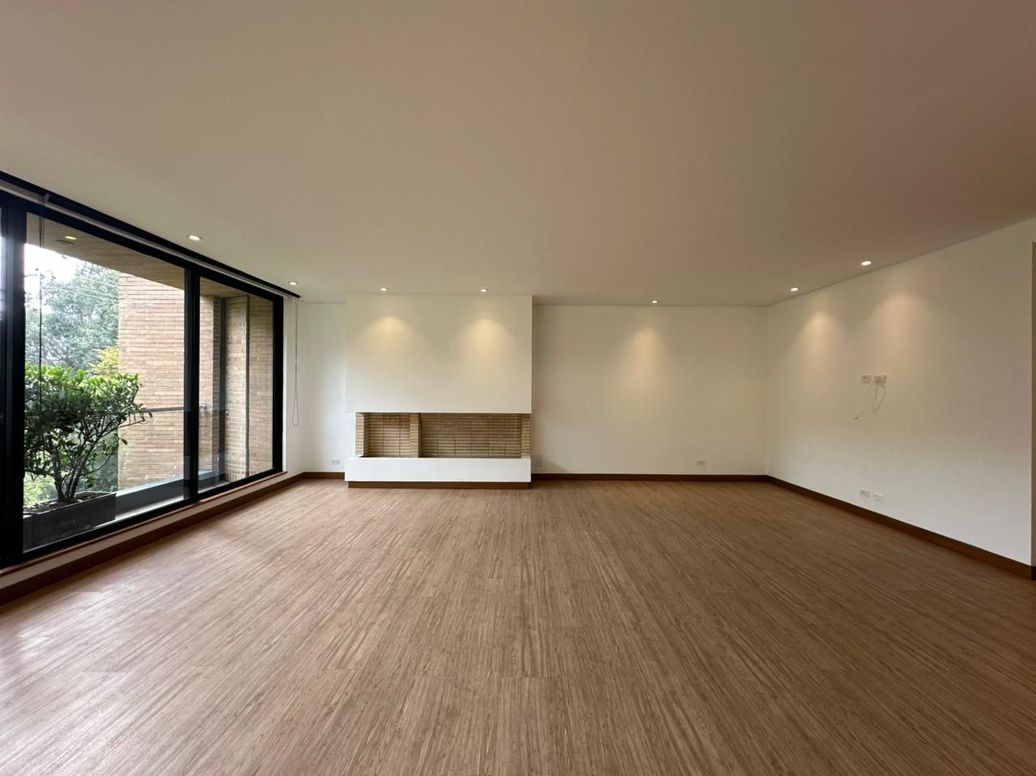 Apartamento de 2 alcobas en venta en Santa Barbara Alta, Bogotá, 181 m² · foto 6 de 16