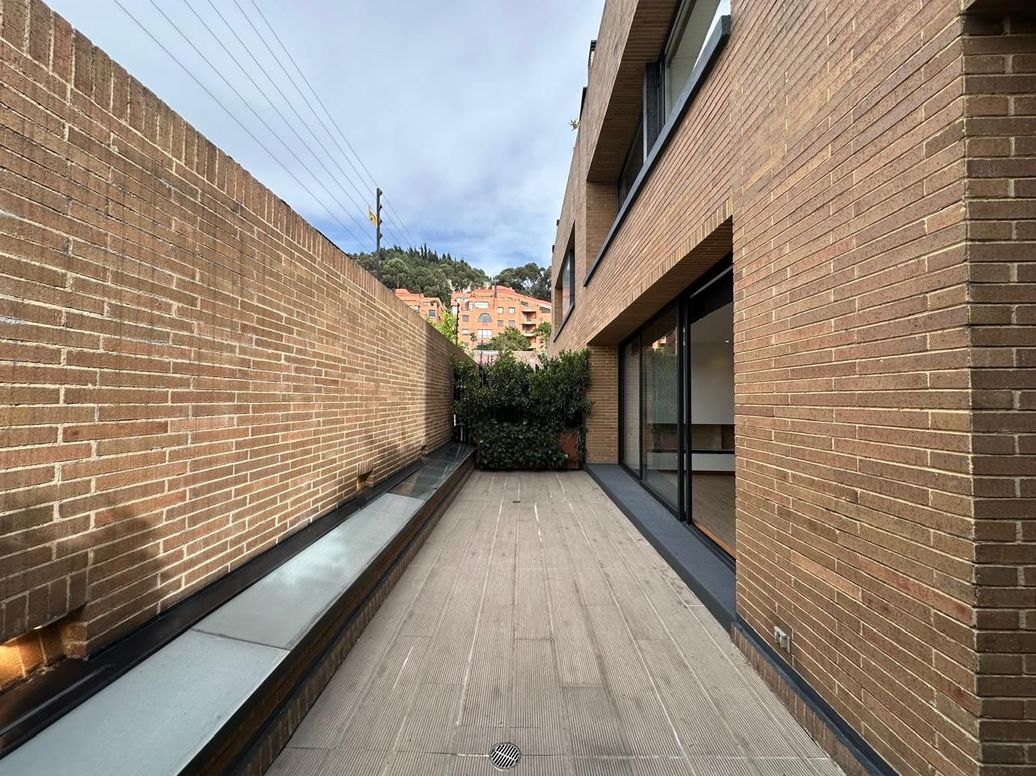 Apartamento de 2 alcobas en venta en Santa Barbara Alta, Bogotá, 147 m² · foto 11 de 19