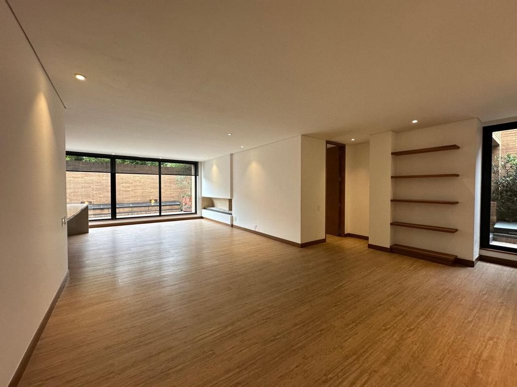 Apartamento de 2 alcobas en venta en Santa Barbara Alta, Bogotá, 147 m² · foto 12 de 19