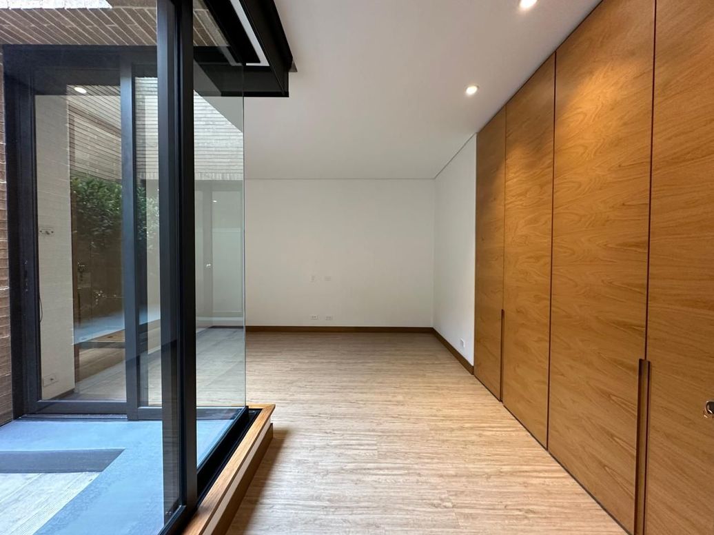 Apartamento de 2 alcobas en venta en Santa Barbara Alta, Bogotá, 147 m² · foto 18 de 19