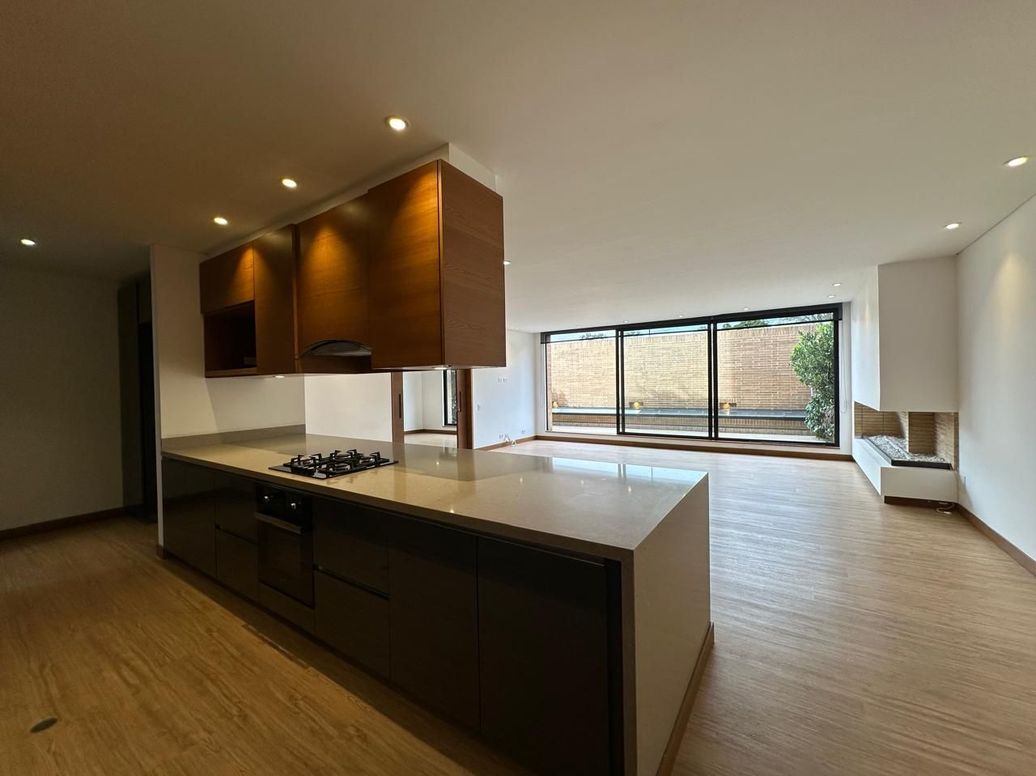 Apartamento de 2 alcobas en venta en Santa Barbara Alta, Bogotá, 145 m² · foto 6 de 13