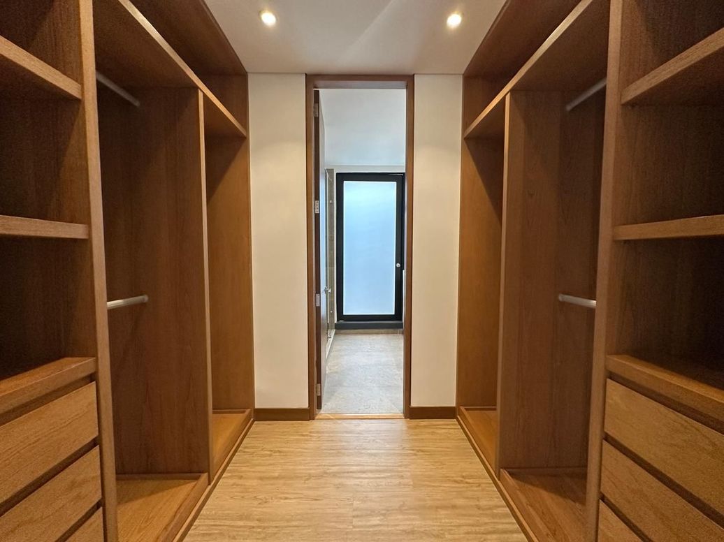 Apartamento de 2 alcobas en venta en Santa Barbara Alta, Bogotá, 145 m² · foto 10 de 13