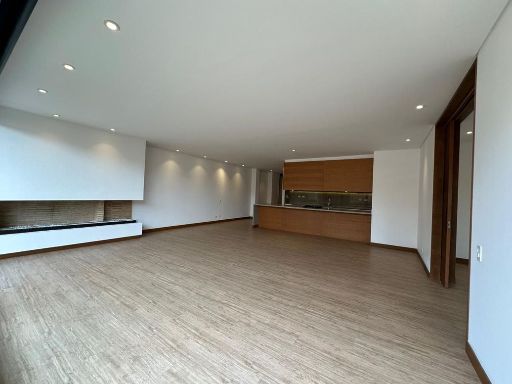 Apartamento de 2 alcobas en venta en Santa Barbara Alta, Bogotá, 145 m² · foto 5 de 13