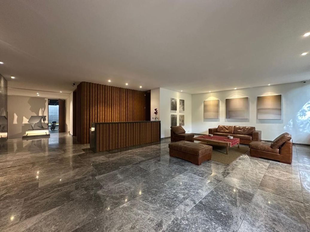 Apartamento de 2 alcobas en venta en Santa Barbara Alta, Bogotá, 145 m² · foto 3 de 13