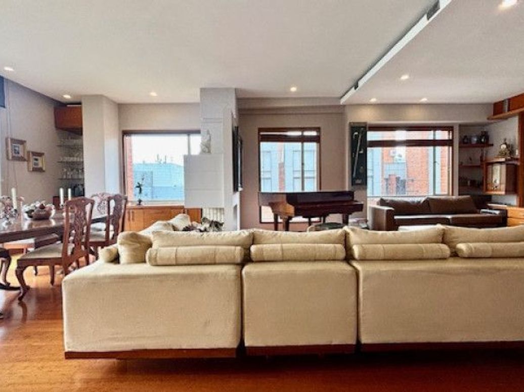 Apartamento de 3 alcobas en venta en San José Del Prado, Bogotá, 196 m² · foto 4 de 20