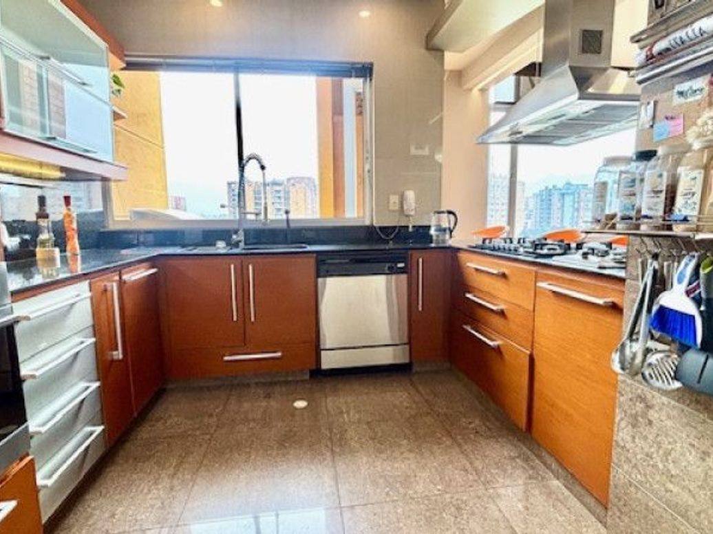 Apartamento de 3 alcobas en venta en San José Del Prado, Bogotá, 196 m² · foto 9 de 20