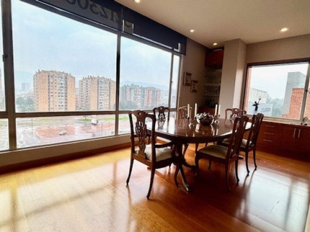 Apartamento de 3 alcobas en venta en San José Del Prado, Bogotá, 196 m² · foto 5 de 20