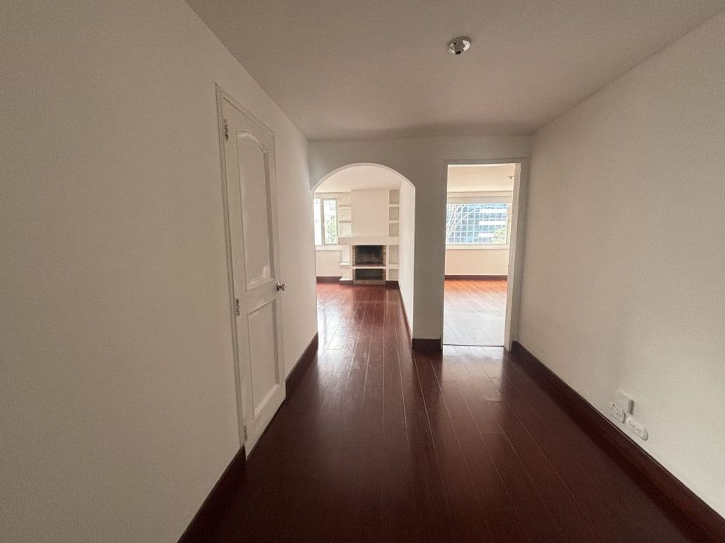 Apartamento de 3 alcobas en venta en Rincon Del Chicó, Bogotá, 99 m² · foto 2 de 20