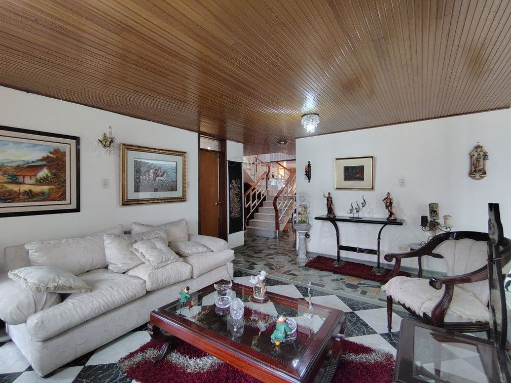 Casa de 5 alcobas en venta en El Salitre, Bogotá, 350 m² · foto 4 de 20