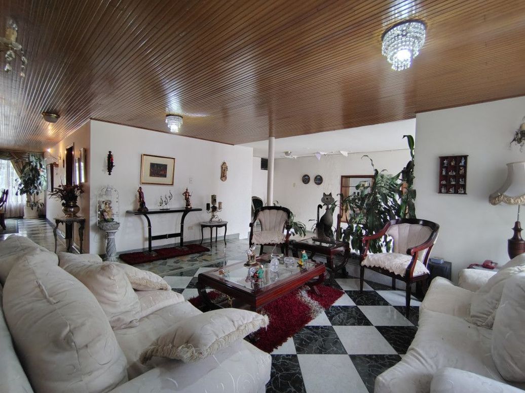 Casa de 5 alcobas en venta en El Salitre, Bogotá, 350 m² · foto 7 de 20