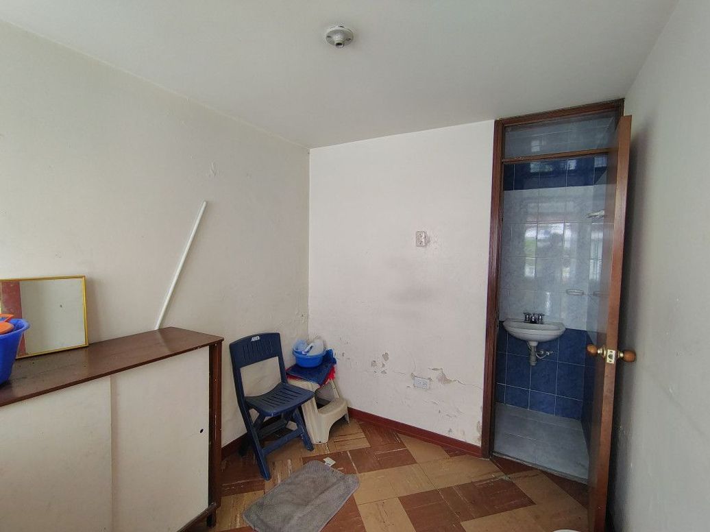 Casa de 5 alcobas en venta en El Salitre, Bogotá, 350 m² · foto 19 de 20