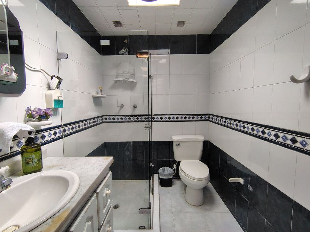 Casa de 5 alcobas en venta en El Salitre, Bogotá, 350 m² · foto 10 de 20