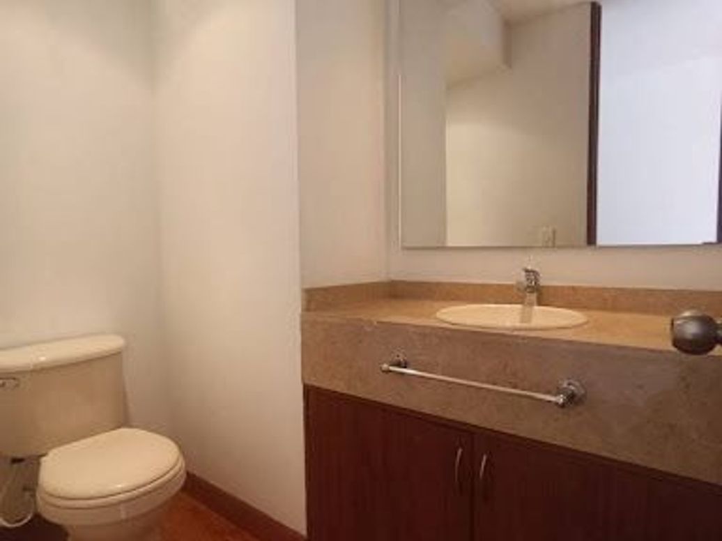 Apartamento de 3 alcobas en venta en Pontevedra, Bogotá, 104 m² · foto 5 de 20