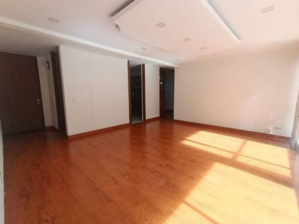 Apartamento de 3 alcobas en venta en Pontevedra, Bogotá, 104 m² · foto 4 de 20