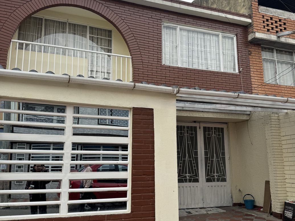 Casa de 6 alcobas en venta en Autopista Muzu 0riental, Bogotá, 230 m² · foto 13 de 20