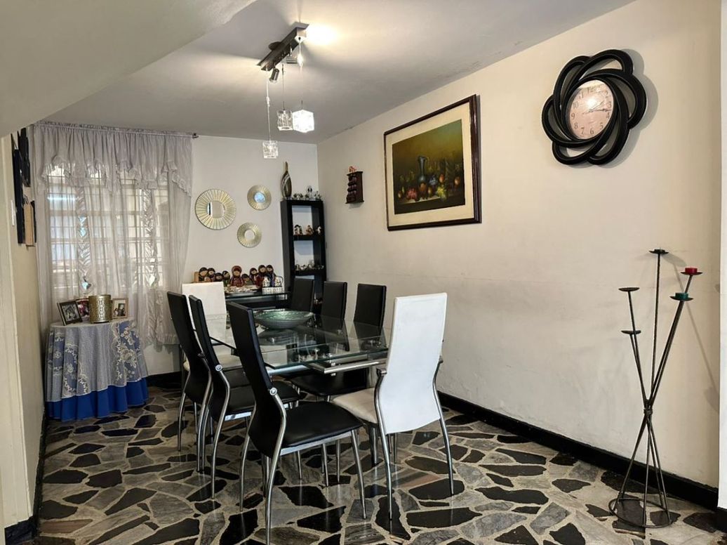 Casa de 4 alcobas en venta en Bellavista Occidental, Bogotá, 234 m² · foto 8 de 20