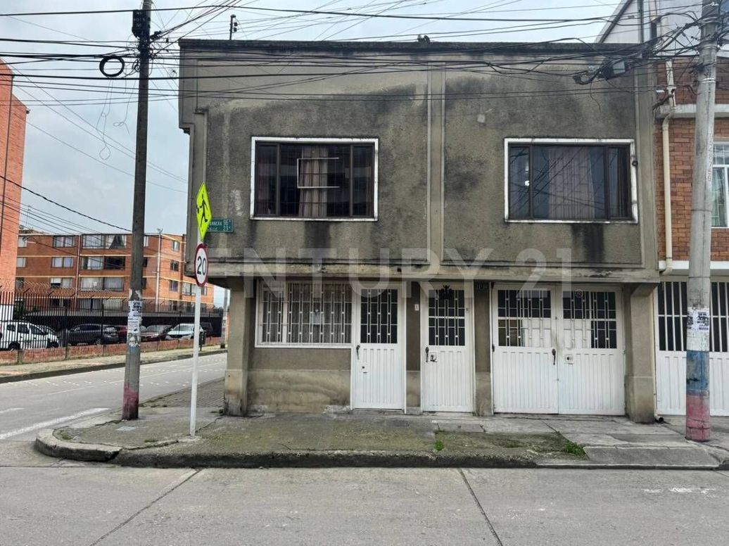 Casa de 5 alcobas en venta en Ferrocaja, Bogotá, 230 m² · foto 2 de 19