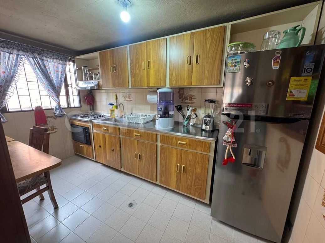 Casa de 5 alcobas en venta en Ferrocaja, Bogotá, 230 m² · foto 5 de 19