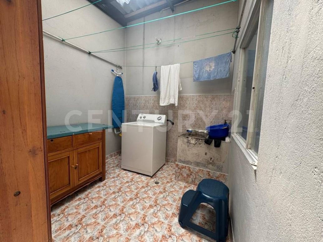 Casa de 5 alcobas en venta en Ferrocaja, Bogotá, 230 m² · foto 11 de 19